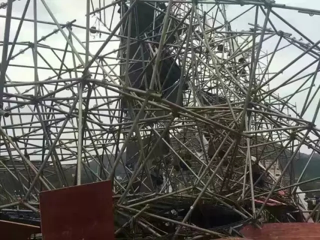 led舞臺屏倒塌現(xiàn)場畫面四