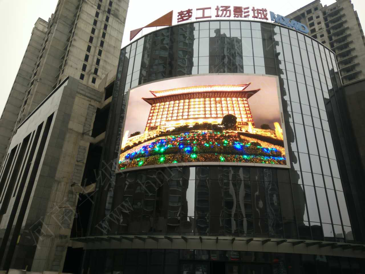 如何計(jì)算弧形LED顯示屏弧長(zhǎng)、弦長(zhǎng)和弦高
